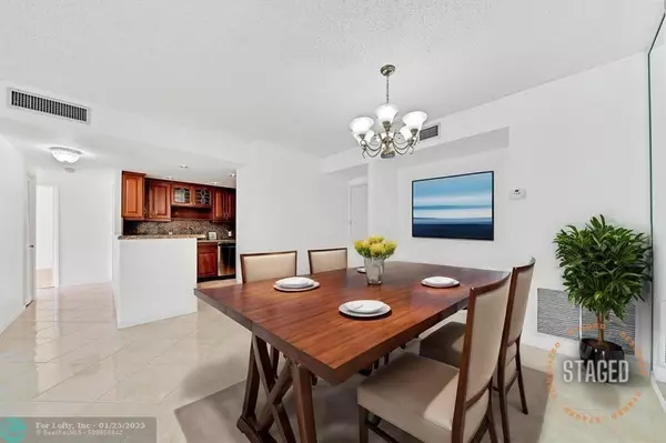 Hollywood, FL 33021,4330 Hillcrest Dr  #318