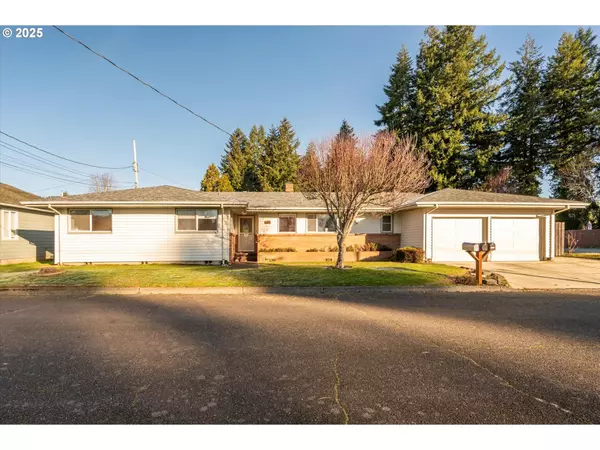 1010 W 11TH ST, Coquille, OR 97423