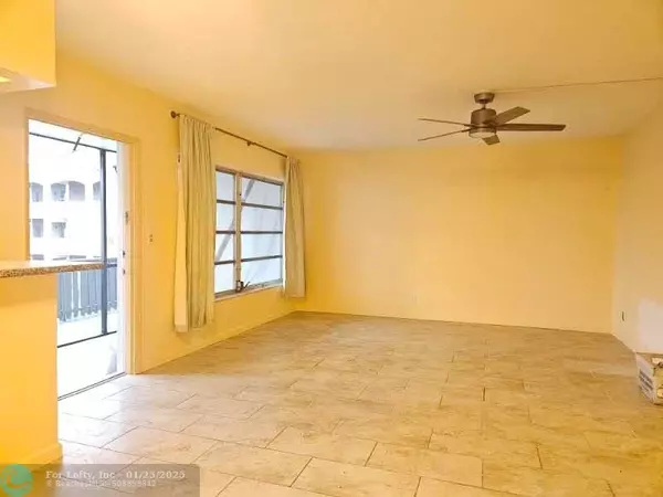 Pompano Beach, FL 33060,651 Pine Dr  #205