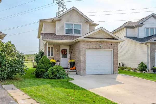 Kitchener, ON N2E 4H3,128 Henhoeffer CRES