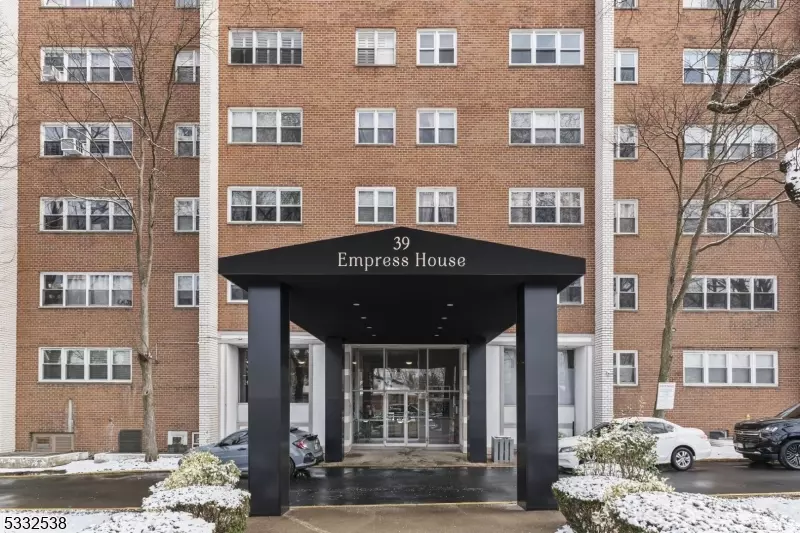 39 E 39th St #3I, Paterson City, NJ 07514