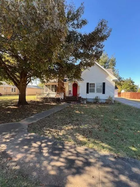 425 S 3rd Street, Mountain View, OK 73062