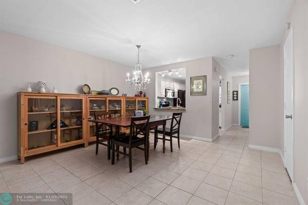 Lighthouse Point, FL 33064,2140 NE 44th St  #2140