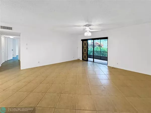 Deerfield Beach, FL 33442,297 Deer Creek Blvd  #1303