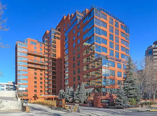 318 26 AVE Southwest #902, Calgary, AB T2S 2T9