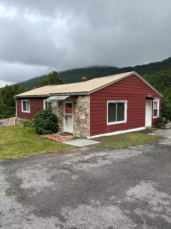 3232 E Ridgecrest, Bluefield, WV 24701