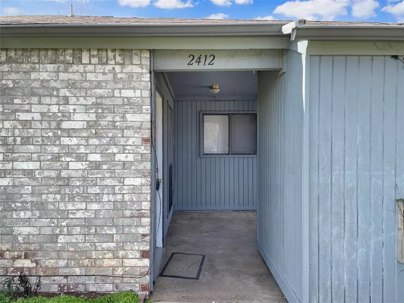 2412 Windy Pine Lane, Arlington, TX 76015