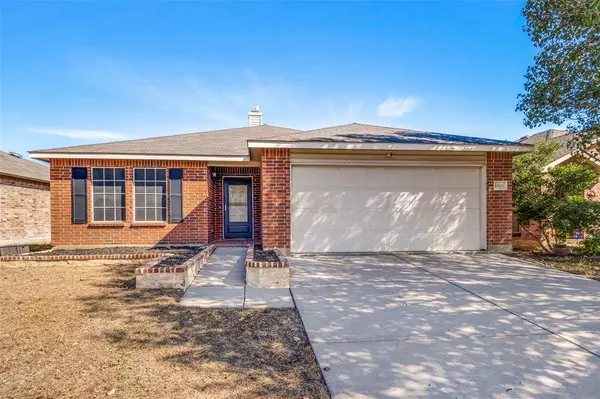 16504 Cowboy Trail, Fort Worth, TX 76247