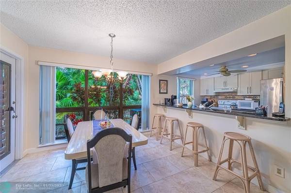 221 Brackenwood Ter  #221, Palm Beach Gardens, FL 33418