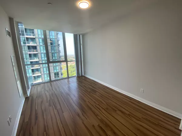 Mississauga, ON L5R 0E4,55 Eglinton AVE W #2108