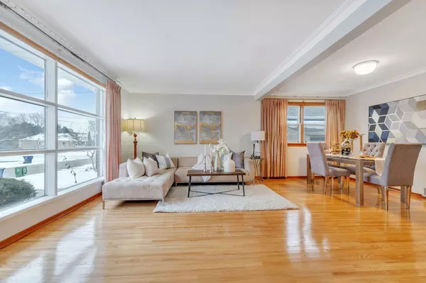 Toronto E04, ON M1K 3M7,48 Merrian RD