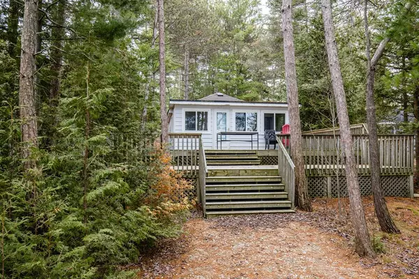 Wasaga Beach, ON L0L 2P3,948 RIVER RD E