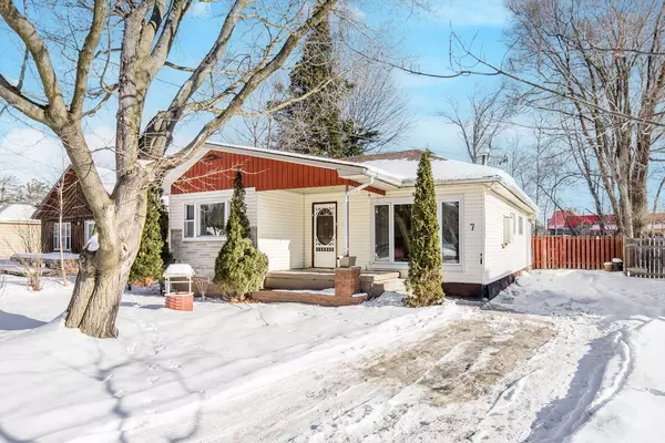 7 47TH ST S, Wasaga Beach, ON L9Z 1Y6