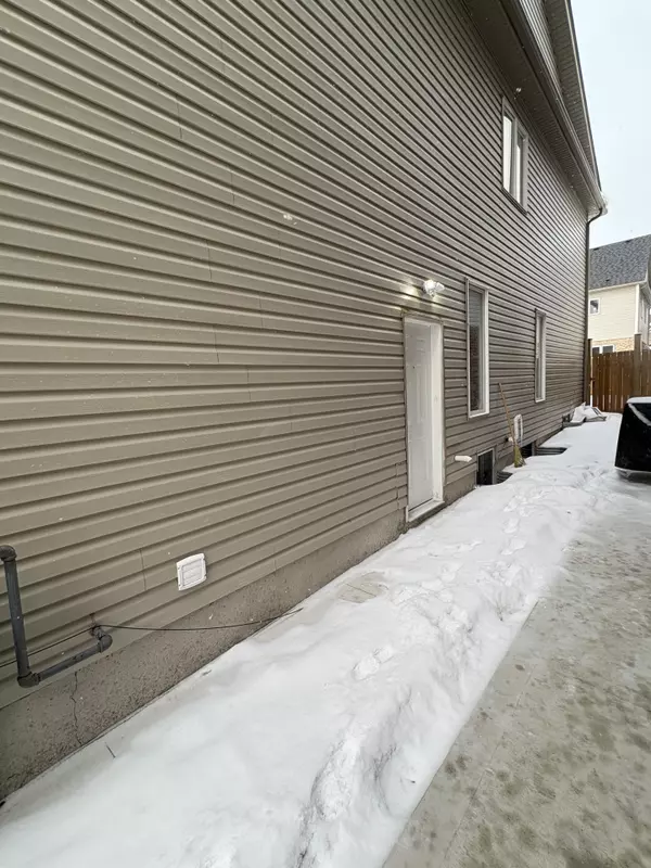 Cambridge, ON N3H 0C1,23 Knotty Pine AVE #Bsmt