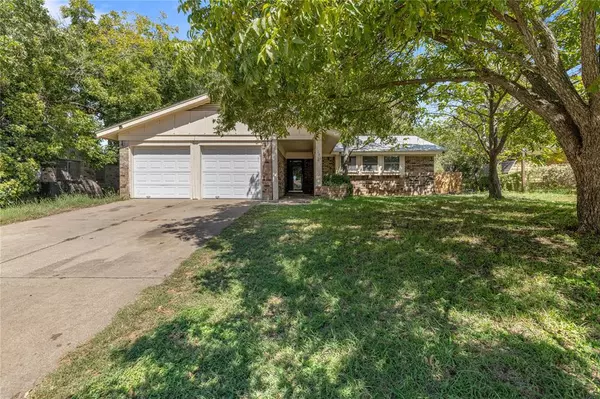 1106 Julie Street, Weatherford, TX 76086