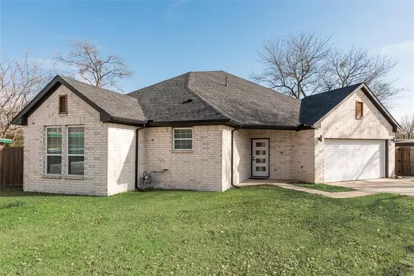 909 Marcellus Court, Arlington, TX 76011