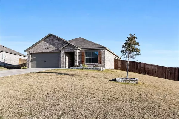 104 Yearling Court, Newark, TX 76071