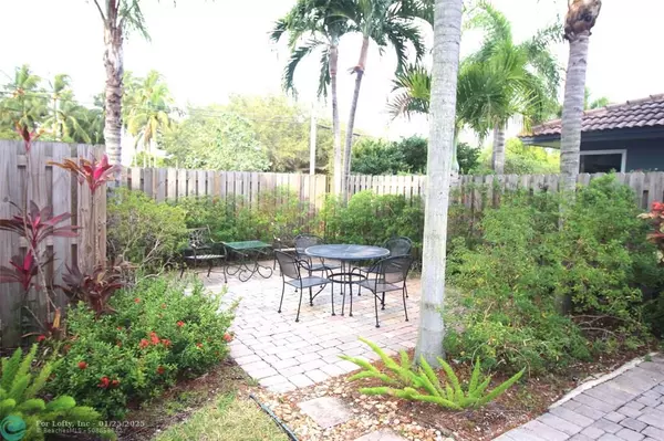 Wilton Manors, FL 33334,820 NE 28th St  #2