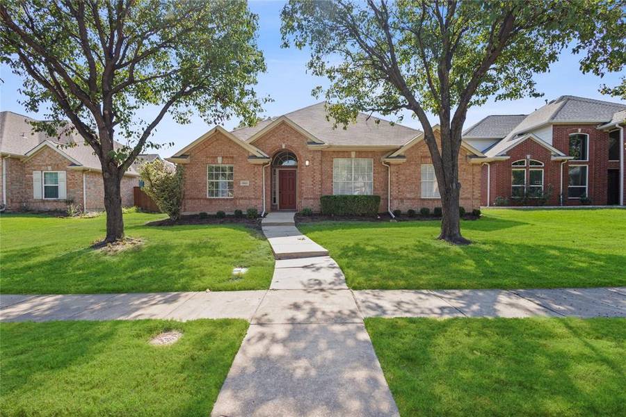 1813 Garrett Drive, Carrollton, TX 75010