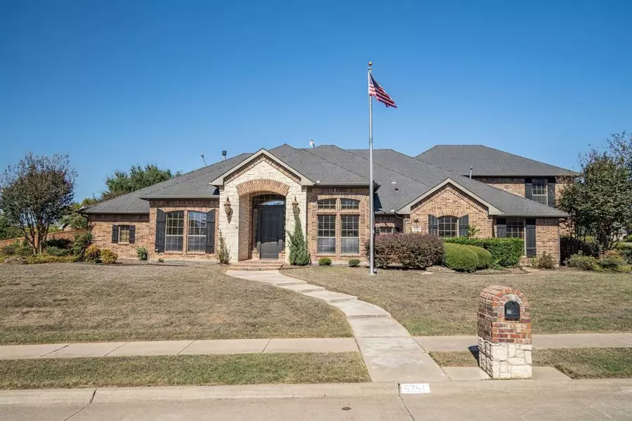 5251 Redwood Lane, Midlothian, TX 76065