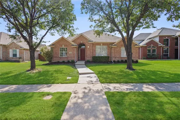 1813 Garrett Drive,  Carrollton,  TX 75010