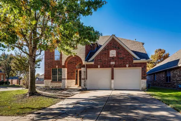 6977 Shoreview Drive, Grand Prairie, TX 75054