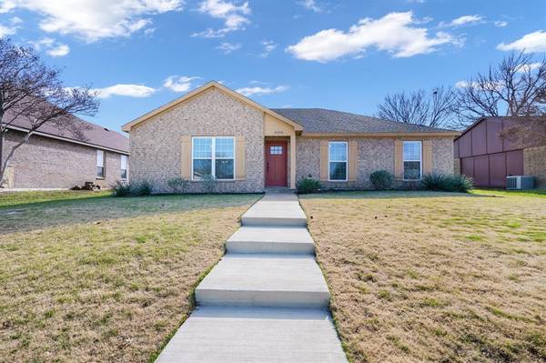 8106 Woodside Road, Rowlett, TX 75088