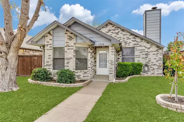 1338 Maplewood Drive, Lewisville, TX 75067