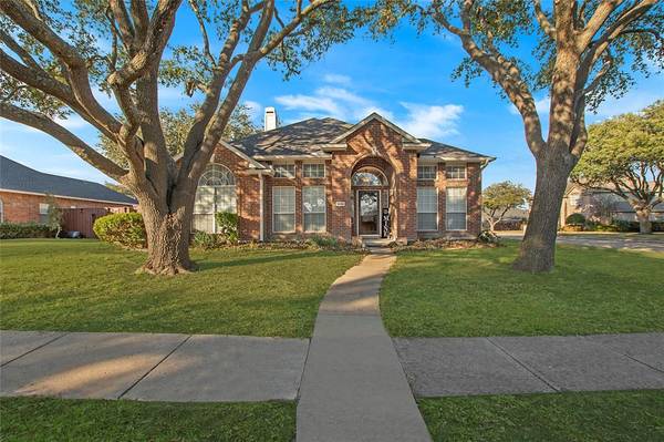 9005 Golden Pond Drive, Rowlett, TX 75089