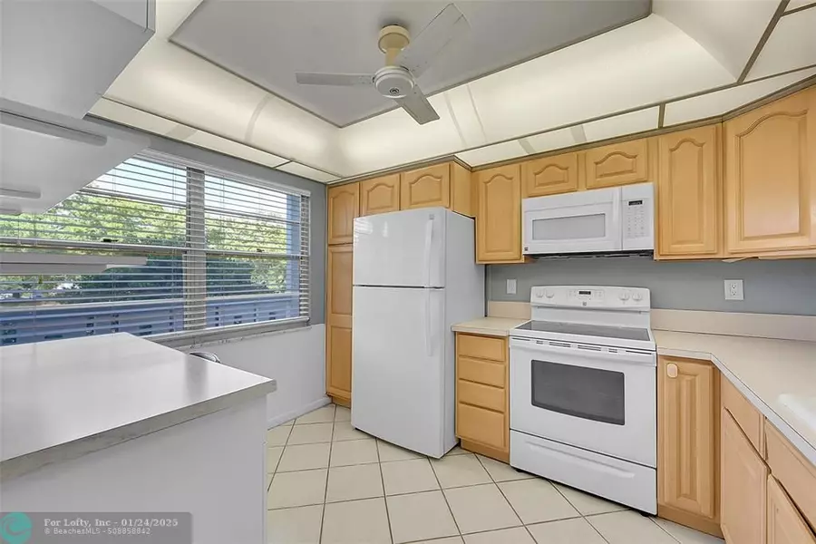 3002 Portofino Isle  #J2, Coconut Creek, FL 33066