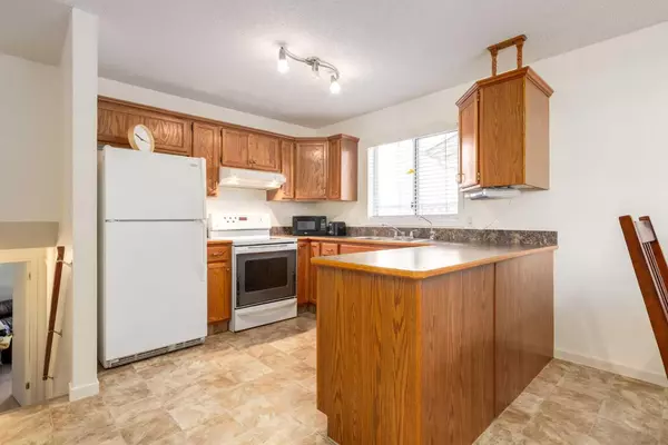 Calgary, AB T2X 2S1,116 Sunvale CRES SE