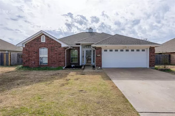 211 Mourning Dove Lane, Krum, TX 76249