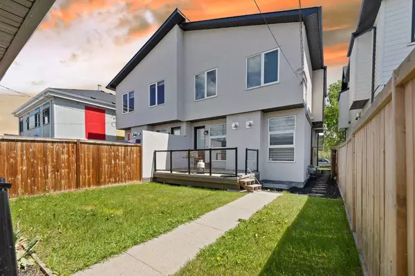 Calgary, AB T3E2Z9,2807 36 ST SW