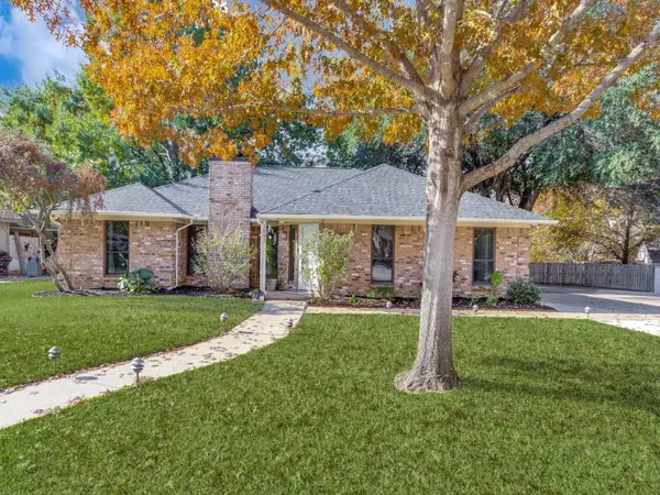 1091 Palm Court, Mansfield, TX 76063