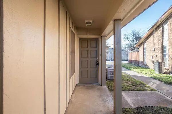 Hurst, TX 76053,728 E Pecan Street