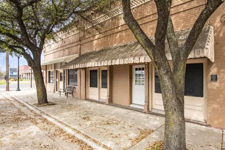 112 W Jefferson Street, Palmer, TX 75152