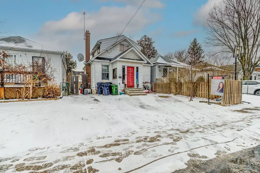 12 Wanstead AVE, Toronto E06, ON M1L 3L4