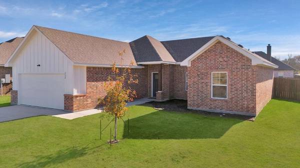 112 Panther Loop, Mabank, TX 75147