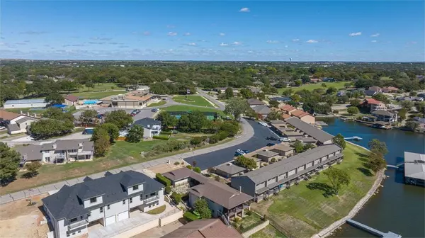 Granbury, TX 76049,5128 Country Club