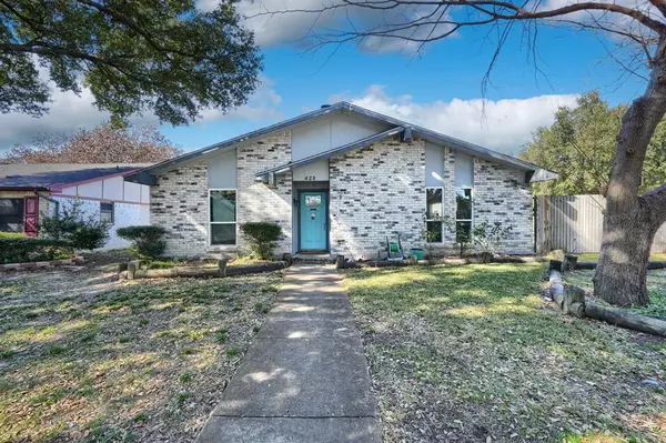 425 Solitude Drive, Garland, TX 75043