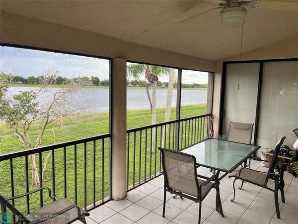 Boca Raton, FL 33498,10890 Lakemore Ln  #201