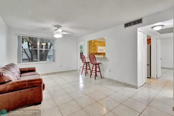 Sunny Isles Beach, FL 33160,17620 Atlantic Blvd  #211