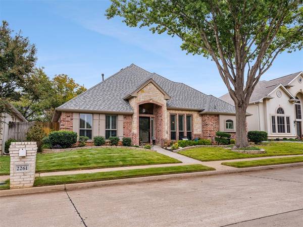 2257 Bedford Circle, Bedford, TX 76021