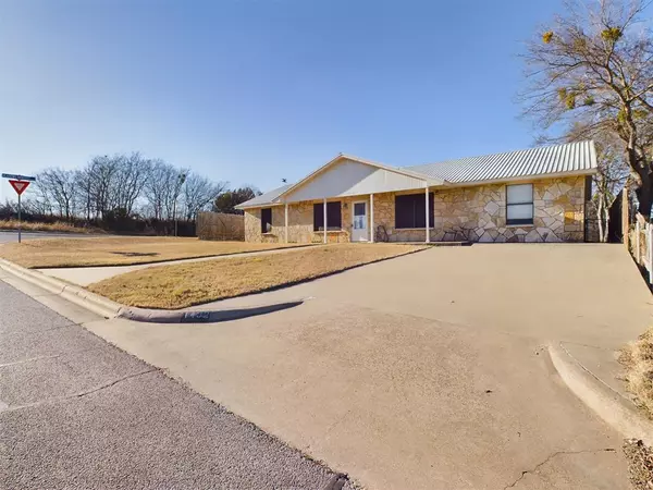 Granbury, TX 76048,1432 W Torrey Street