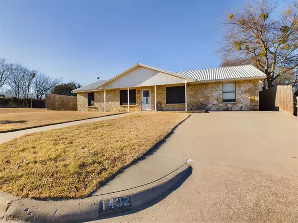 Granbury, TX 76048,1432 W Torrey Street