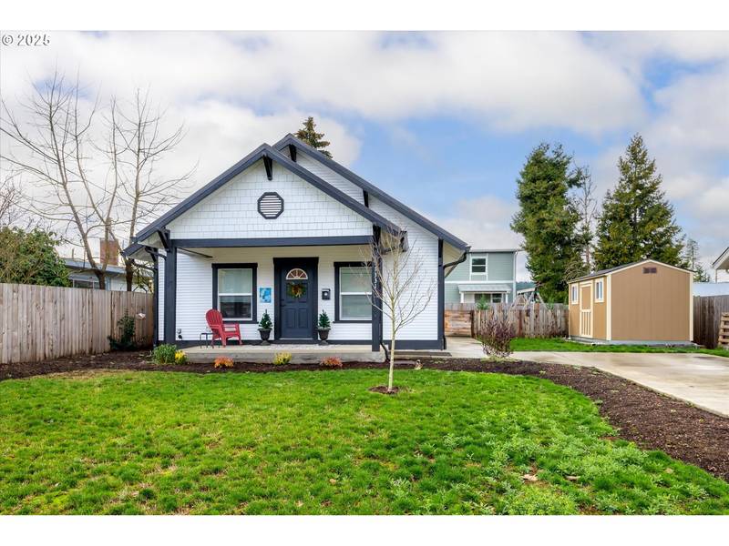 1331 S 6TH ST, Cottage Grove, OR 97424