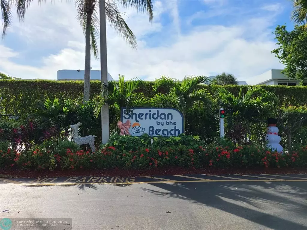 Hollywood, FL 33020,1470 Sheridan St  #25C