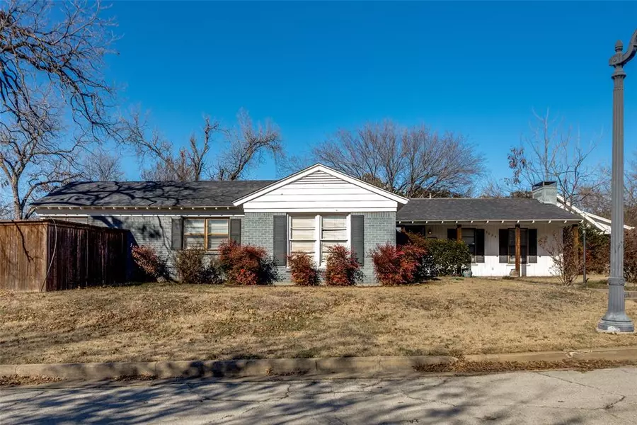 3024 5th Avenue, Fort Worth, TX 76110