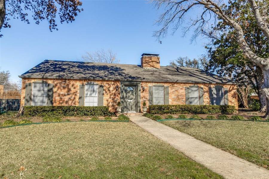 3233 Merrell Circle, Dallas, TX 75229