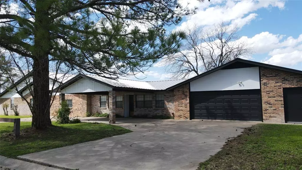 133 Shenandoah Drive, Comanche, TX 76442